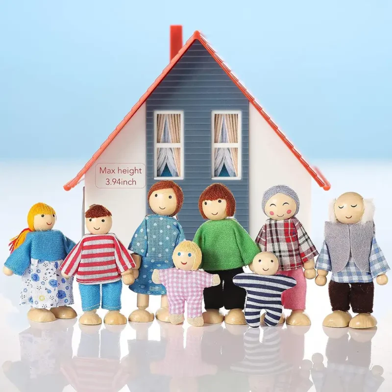 there-are-8-dollhouse-dolls There are 8 family dollhouse dolls